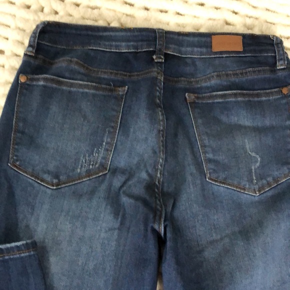 Judy blue high rise ,stretch jeans. Size 31. Straight leg. Feathering. Soft, EUC - Picture 7 of 7